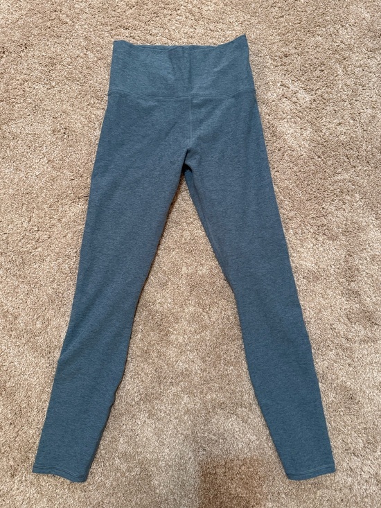 Vuori Pants - Vuori High-Waist Women Leggings in Slate Blue Capri Length